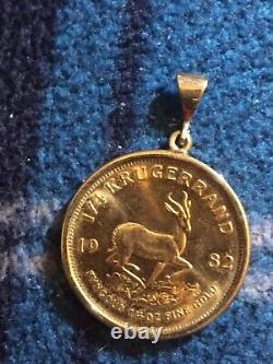 1982 Fine Gold 1/4 oz Krugerrand Coin In Gold Locket Marked 96 Total Wt. 9.38 Gm